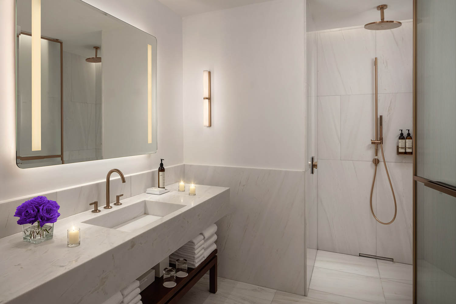 Standard, Lake View, Guest room, 1 King LuxuriaVacations