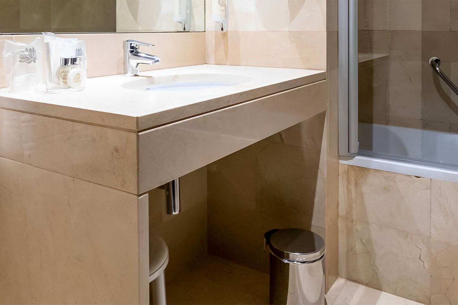 Standard New Wing LuxuriaVacations