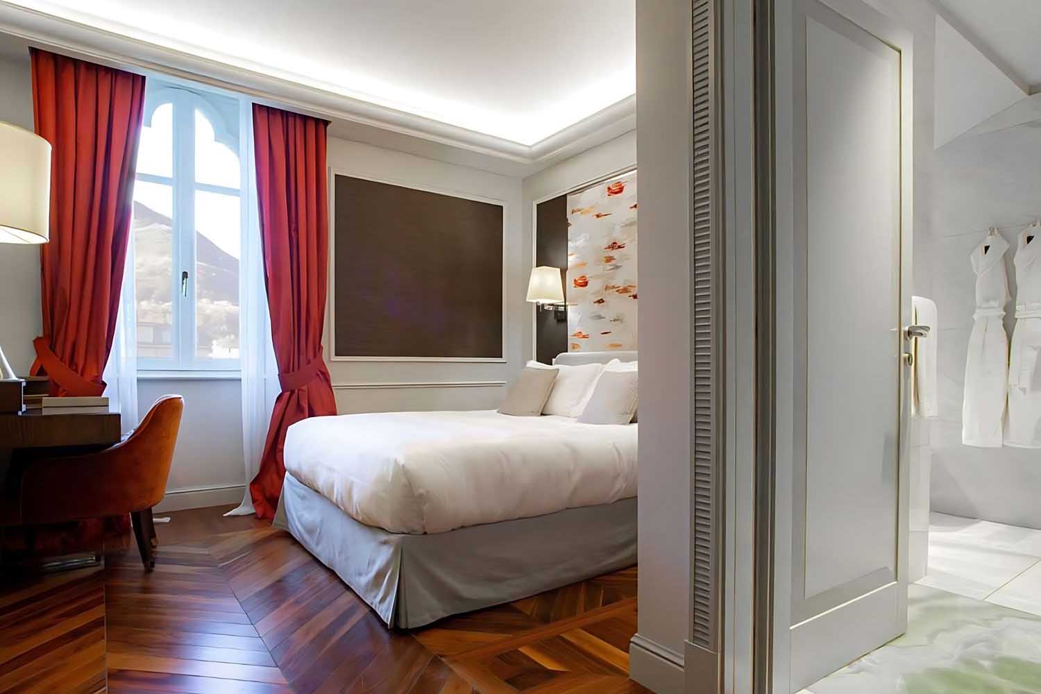 Standard Room LuxuriaVacations