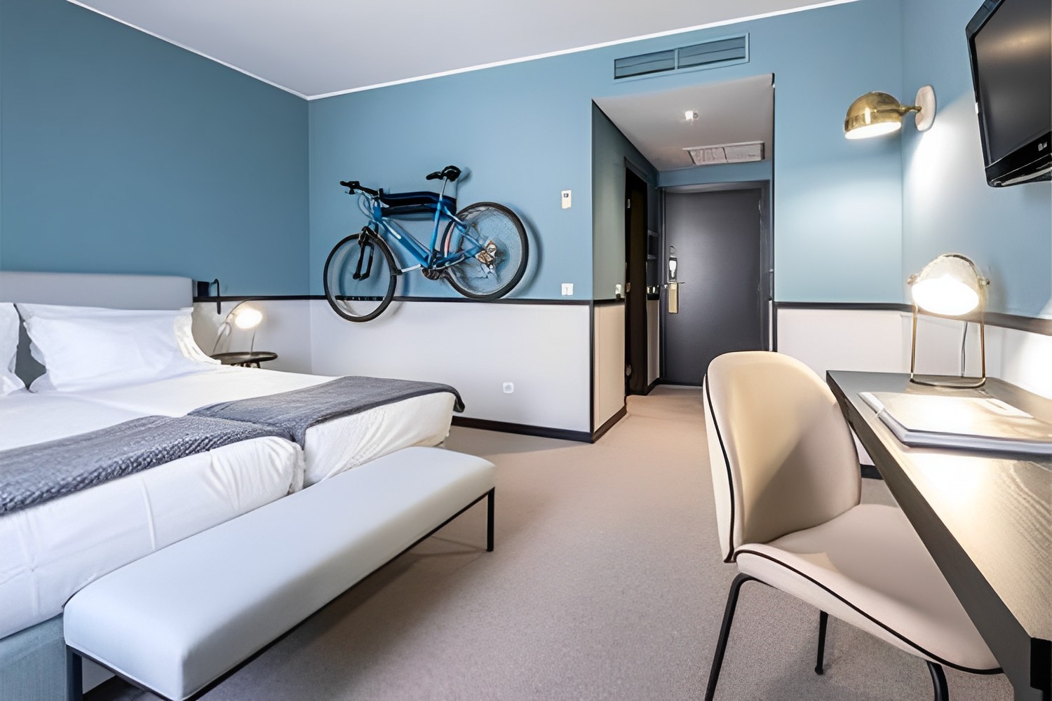 Standard | Single LuxuriaVacations