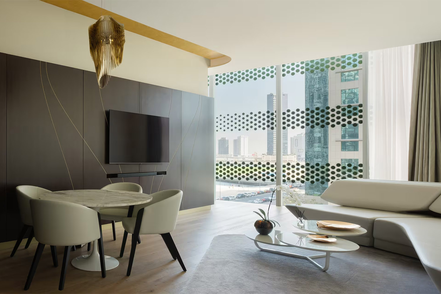 Studio ME+ Jacuzzi LuxuriaVacations