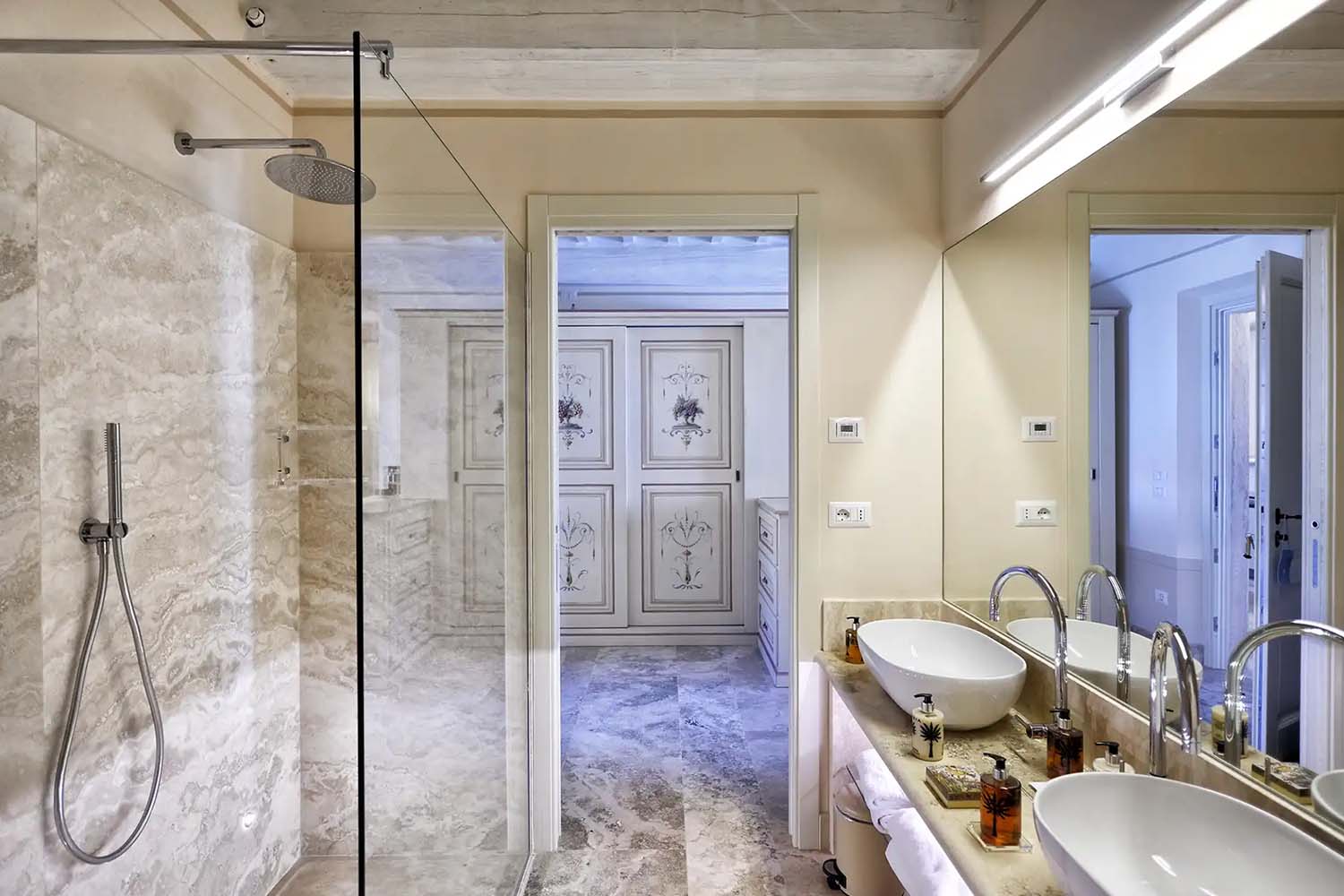 Suite LuxuriaVacations
