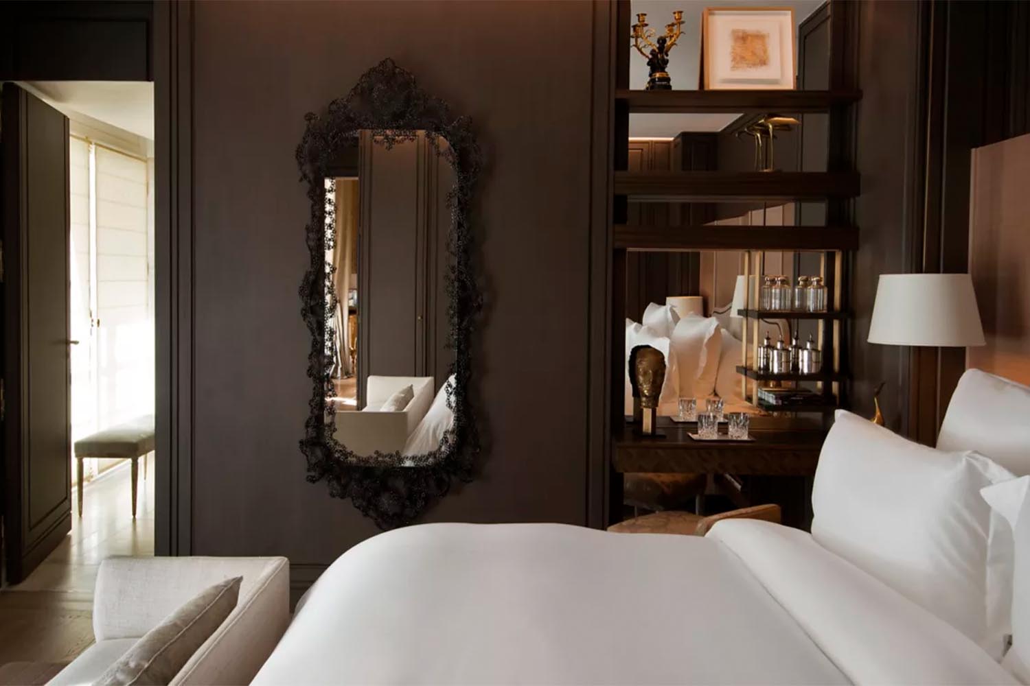 Suite Duc De Crillon LuxuriaVacations