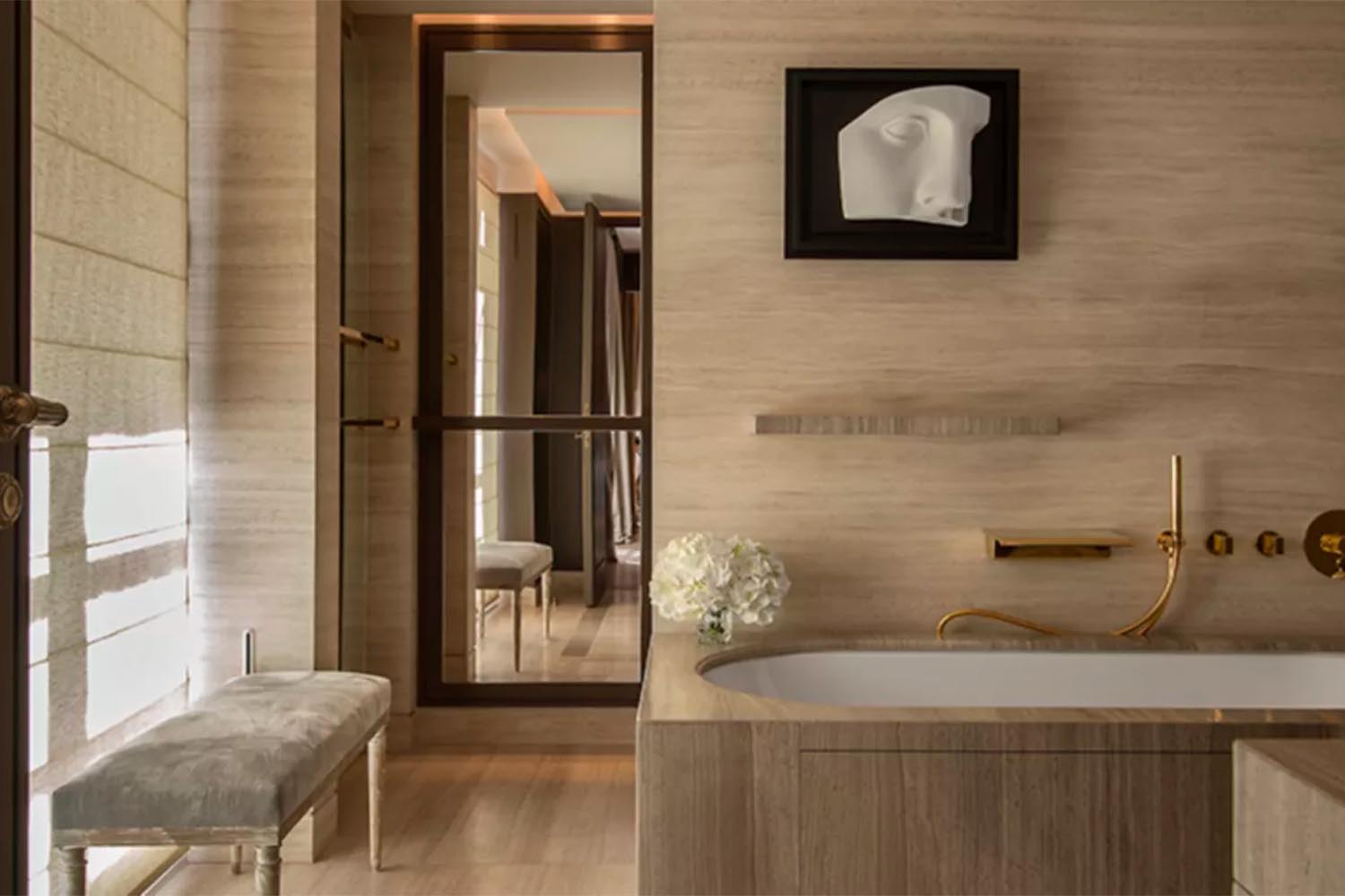 Suite Duc De Crillon LuxuriaVacations