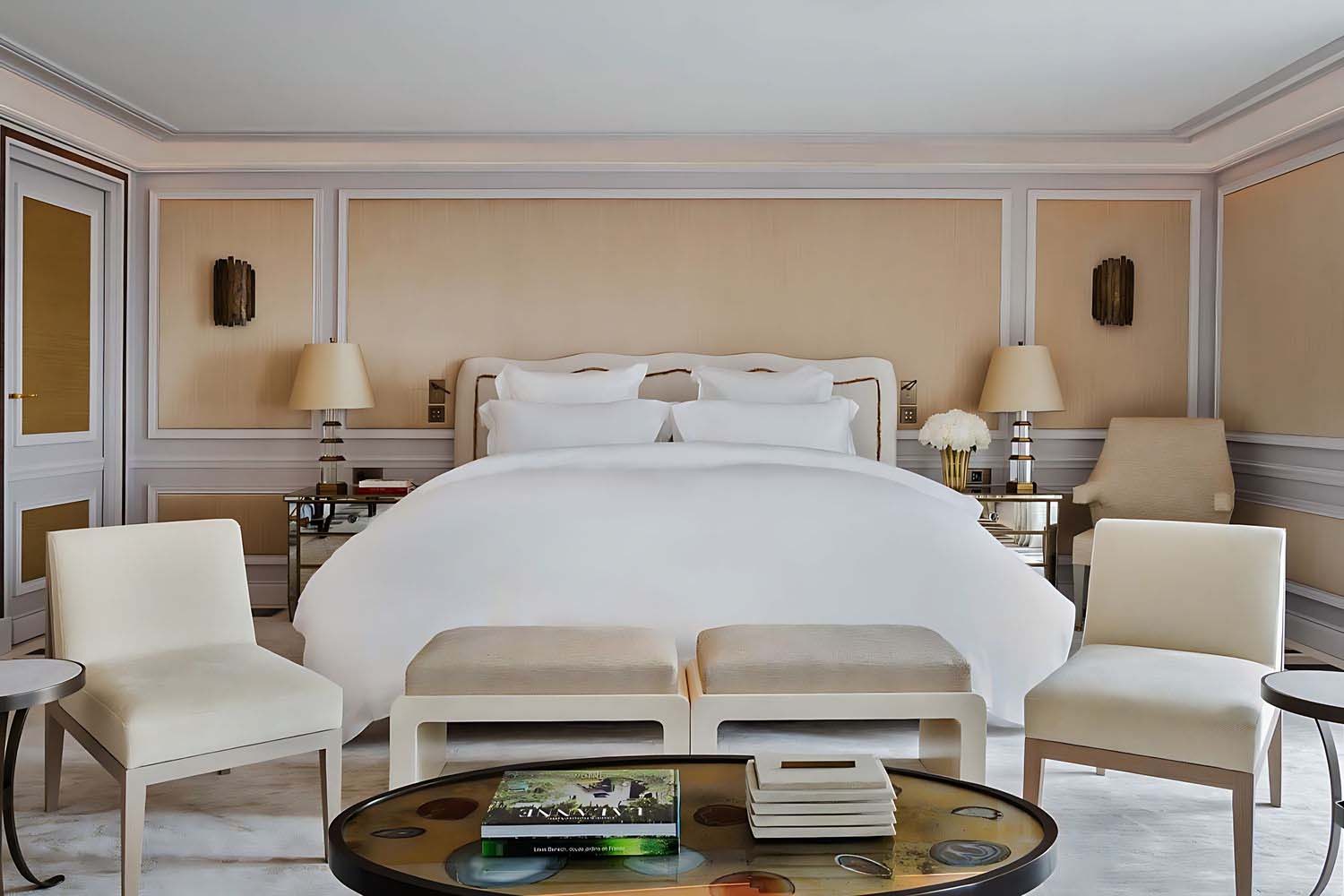 Suite Louis XV LuxuriaVacations