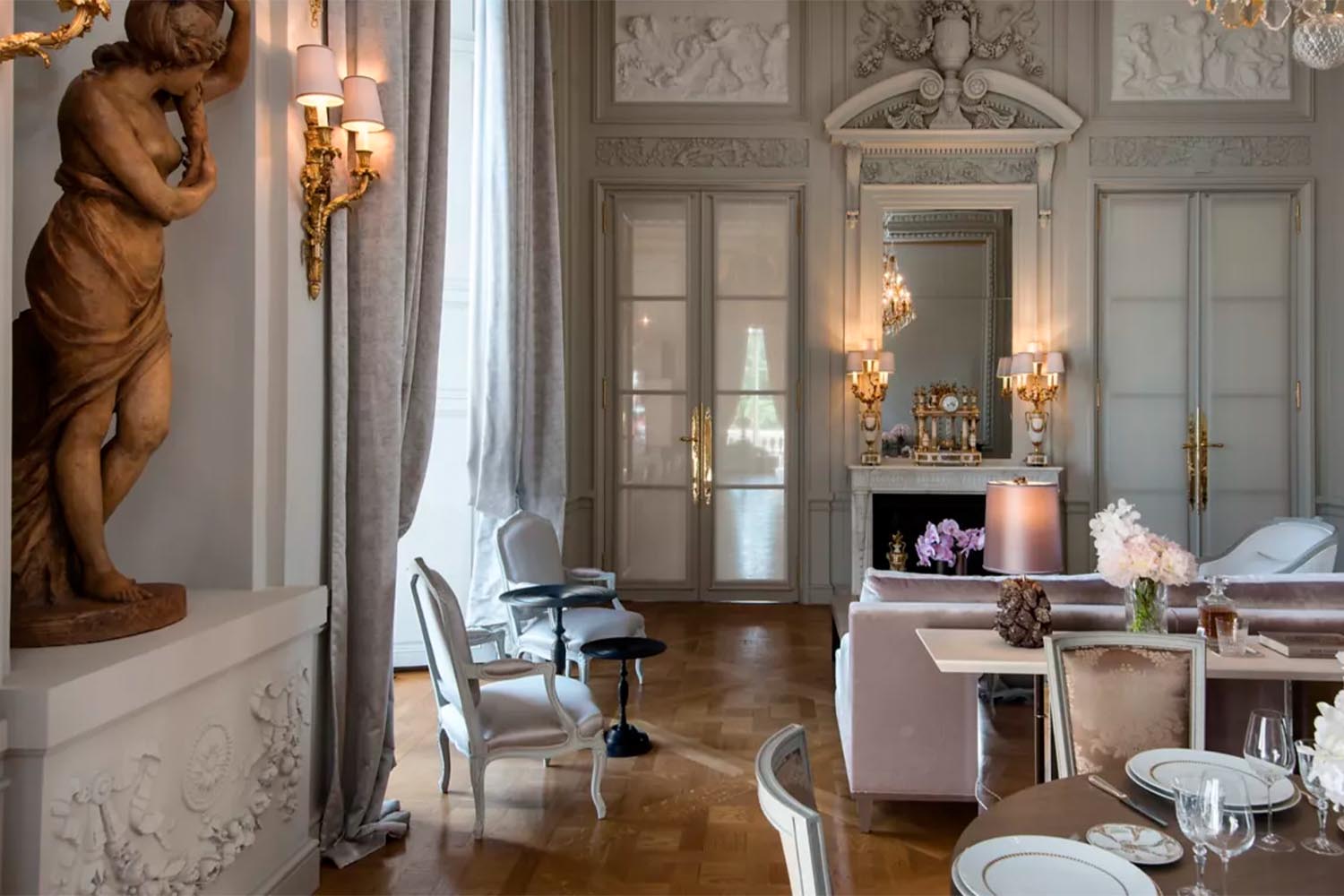 Suite Marie-antoinette LuxuriaVacations