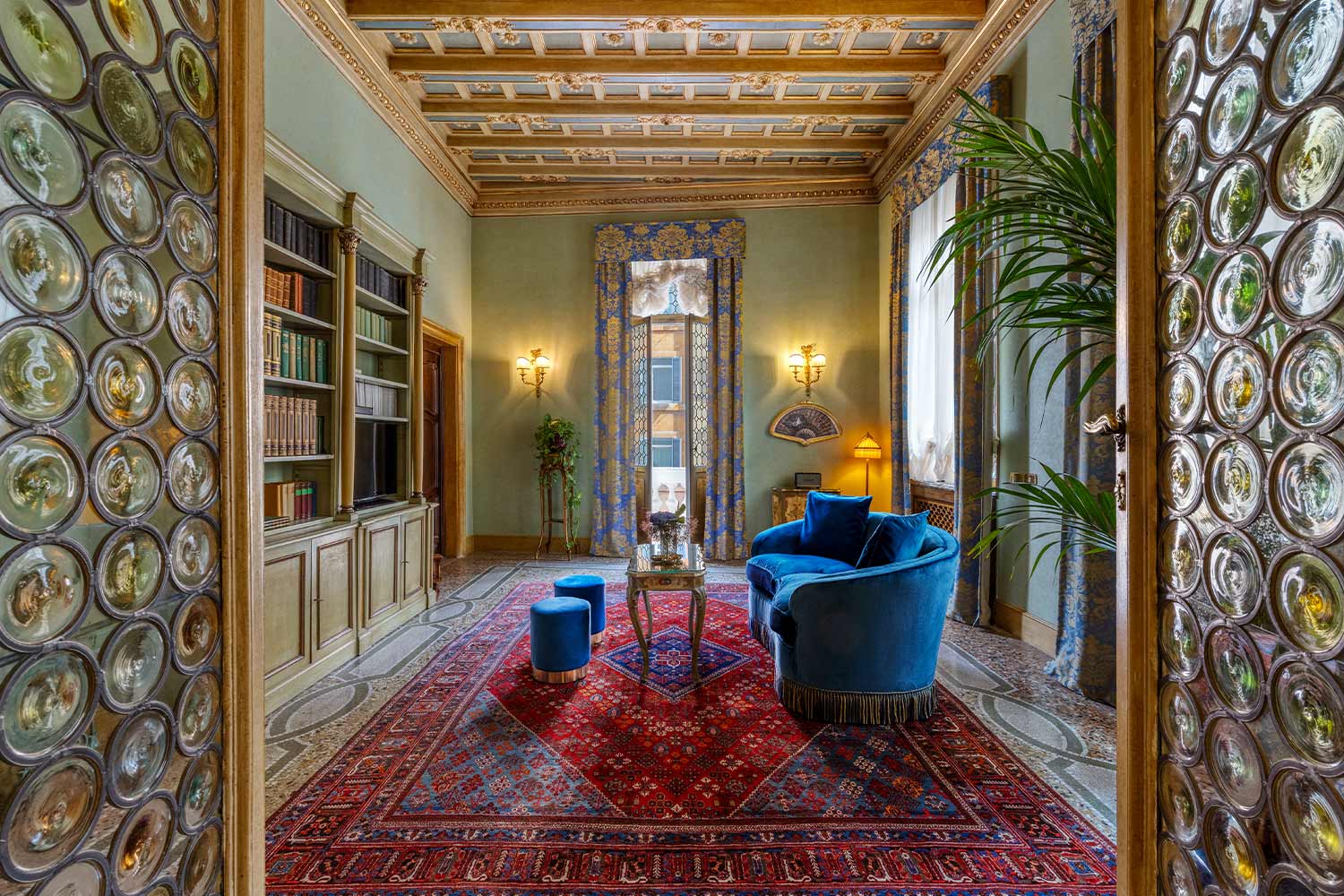 Suite "Venezia" with balcony LuxuriaVacations