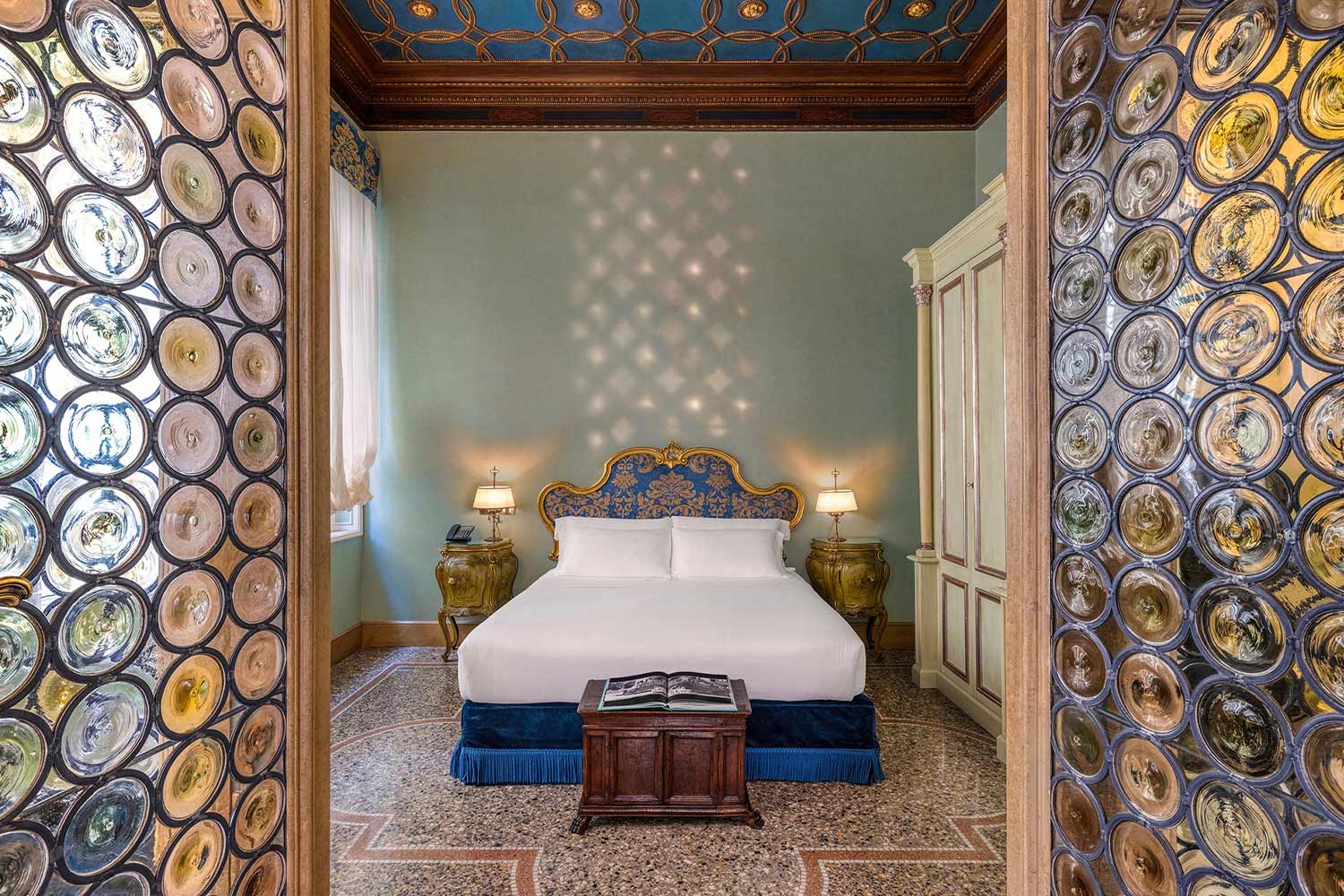 Suite "Venezia" with balcony LuxuriaVacations