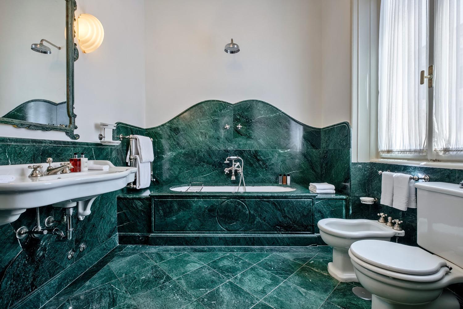 Suite "Venezia" with balcony LuxuriaVacations
