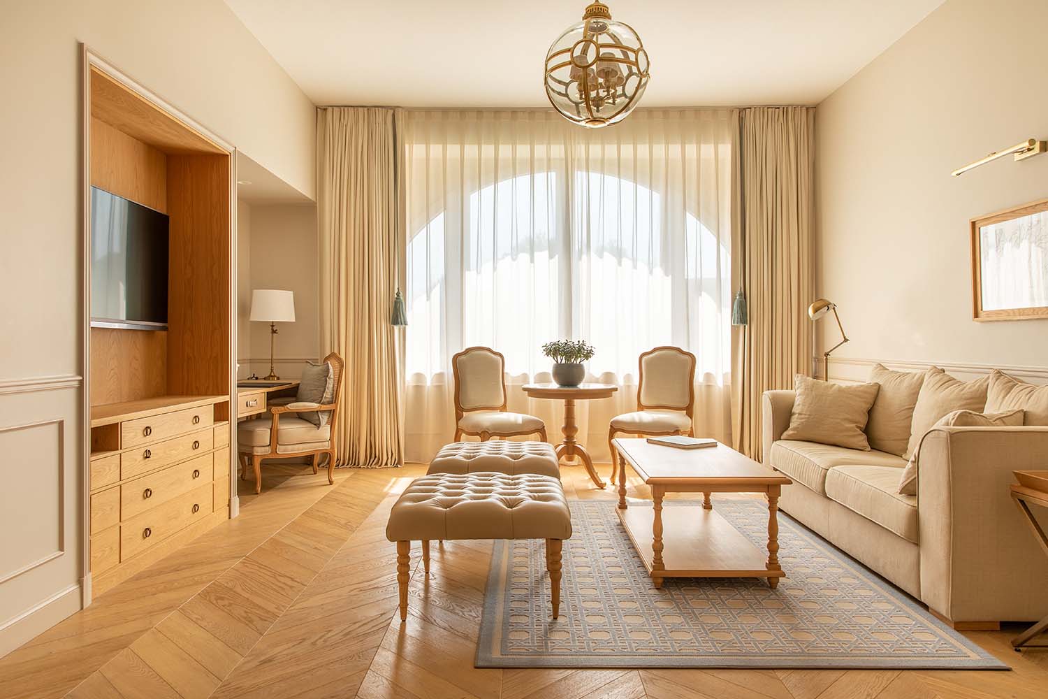 Suite with Terrace LuxuriaVacations