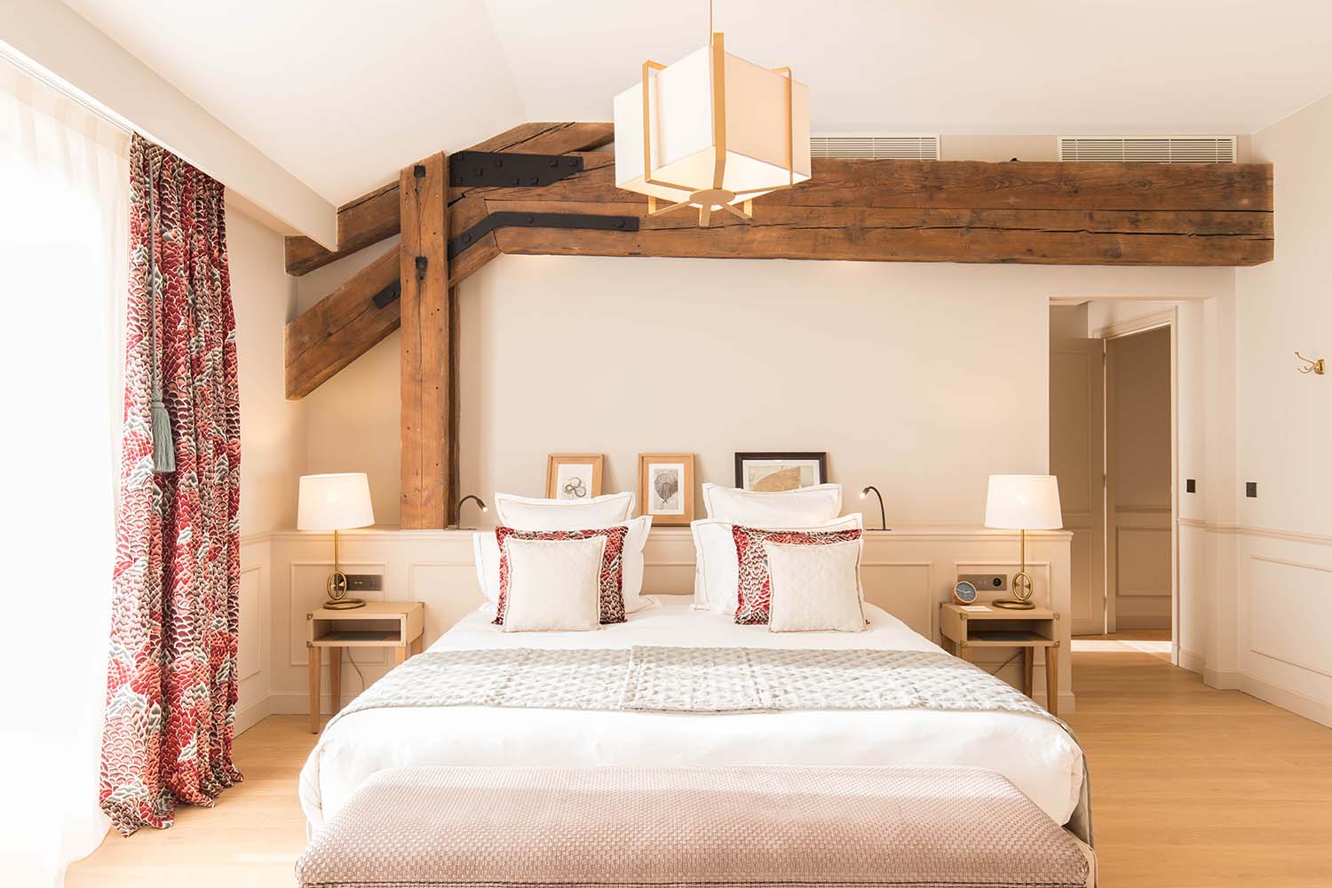 Suite with Terrace LuxuriaVacations