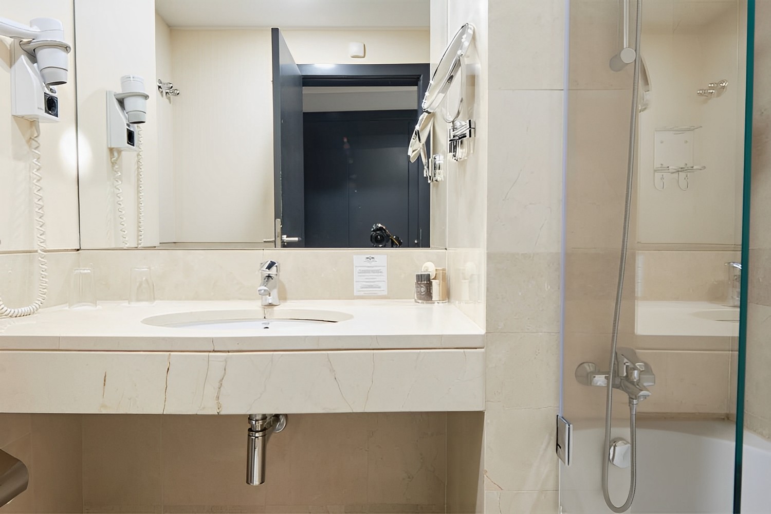 Superior LuxuriaVacations