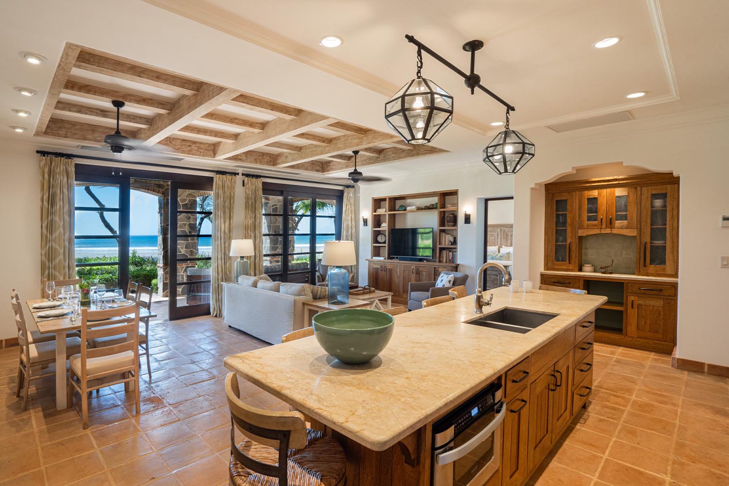 Superior Beach Access Suites LuxuriaVacations