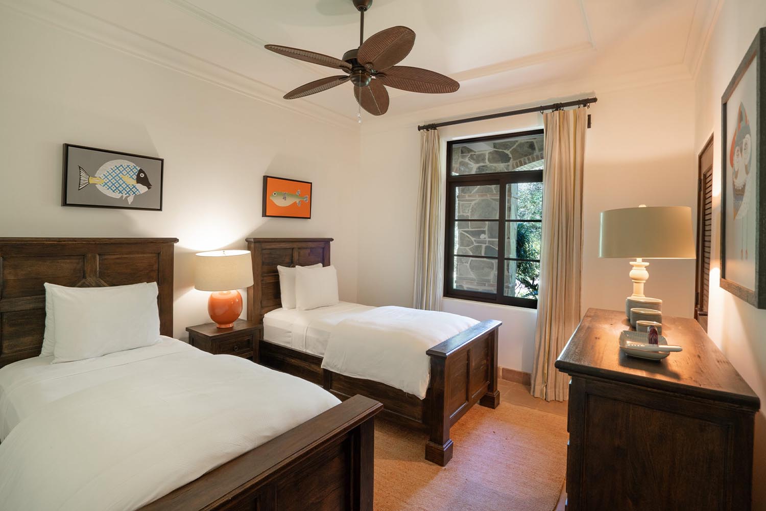 Superior Beach Access Suites LuxuriaVacations