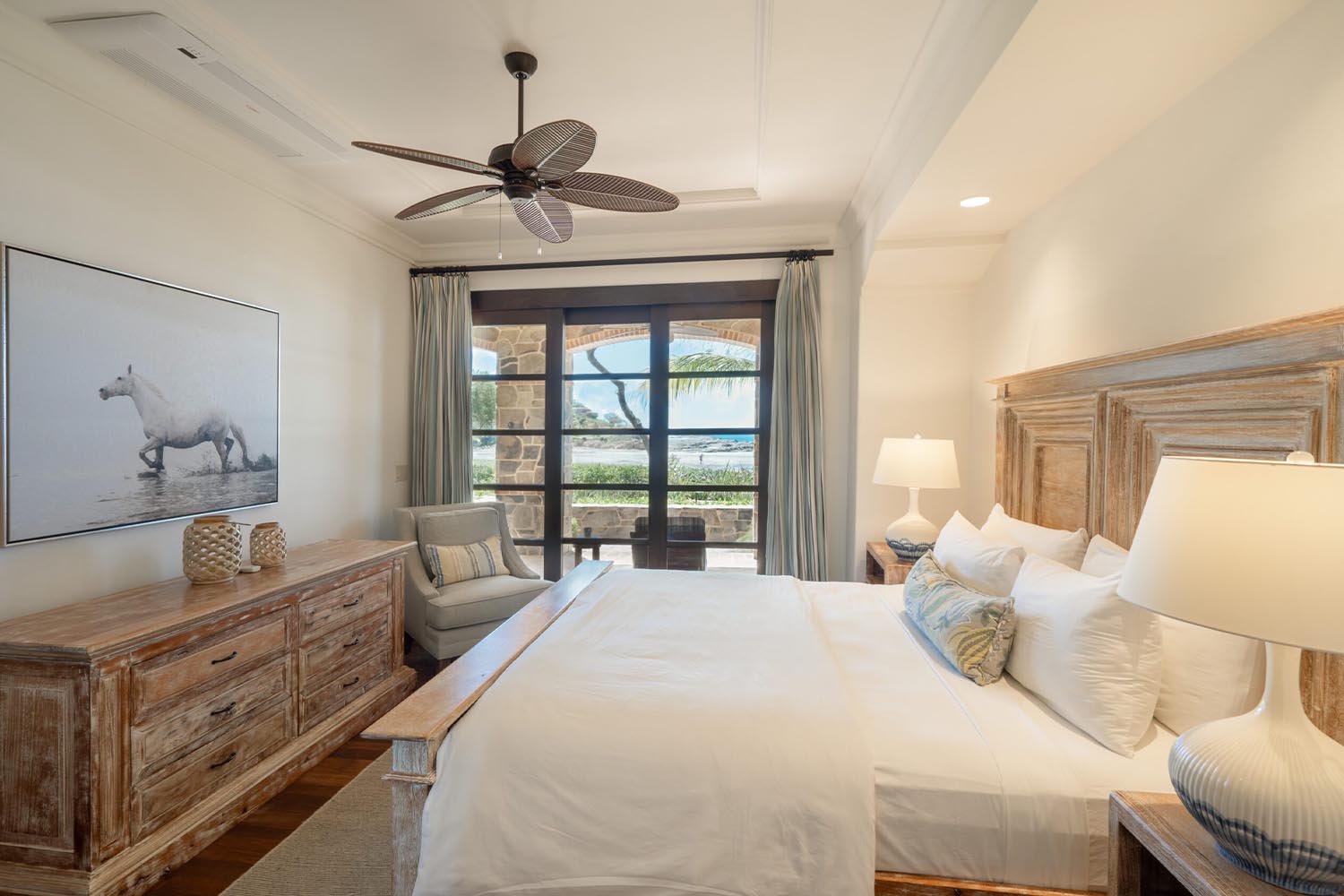 Superior Beach Access Suites LuxuriaVacations