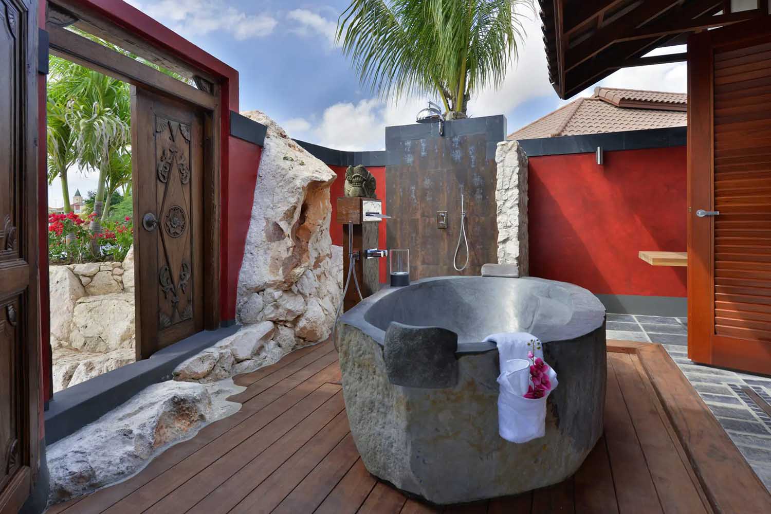 Superior Beachfront Pool Suite LuxuriaVacations
