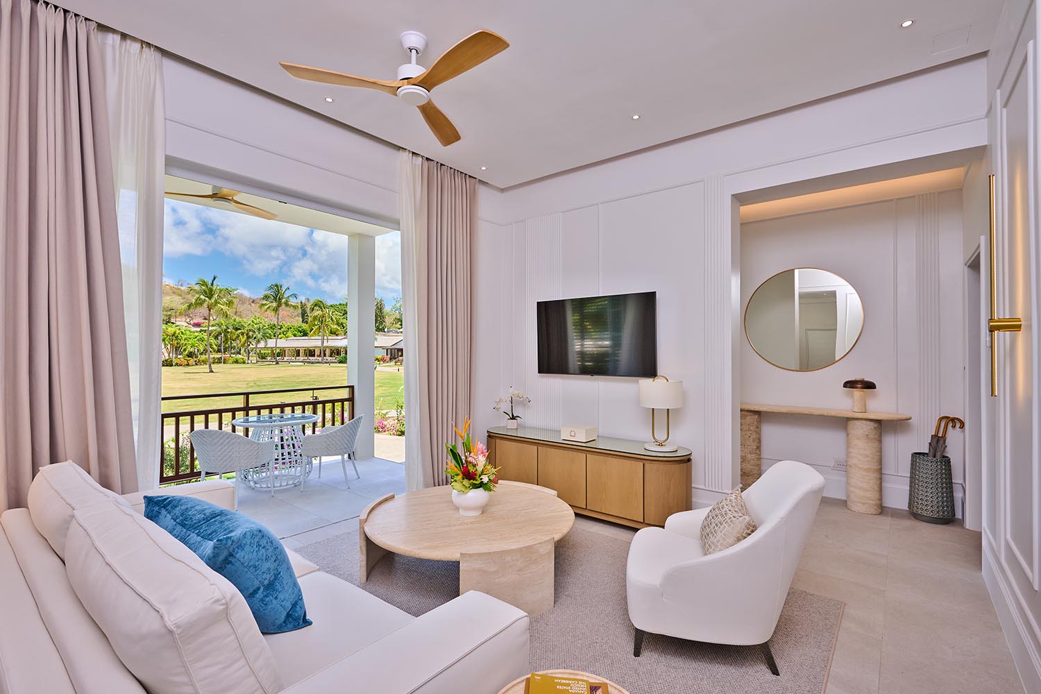 Superior Deluxe Suite LuxuriaVacations