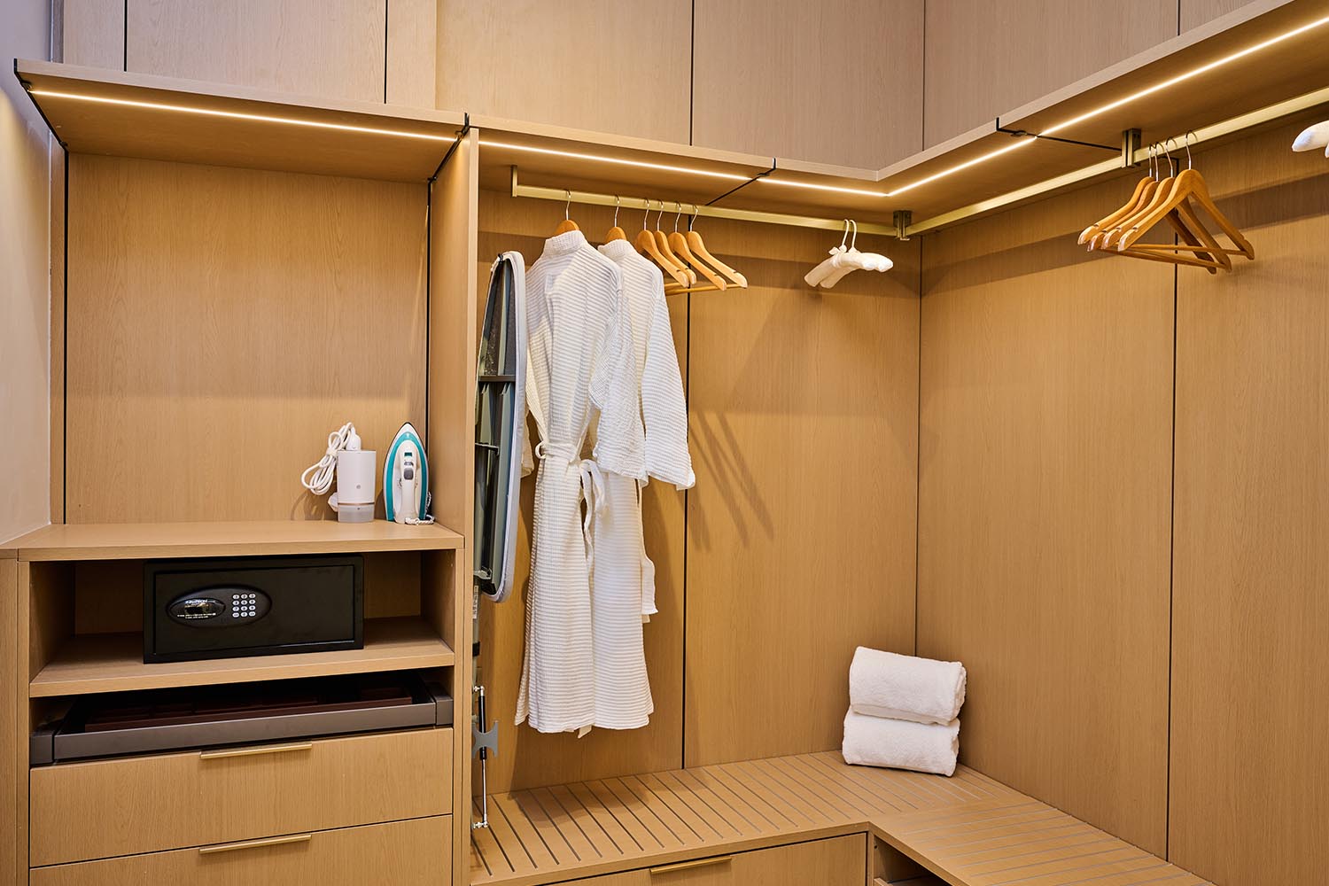 Superior Deluxe Suite LuxuriaVacations