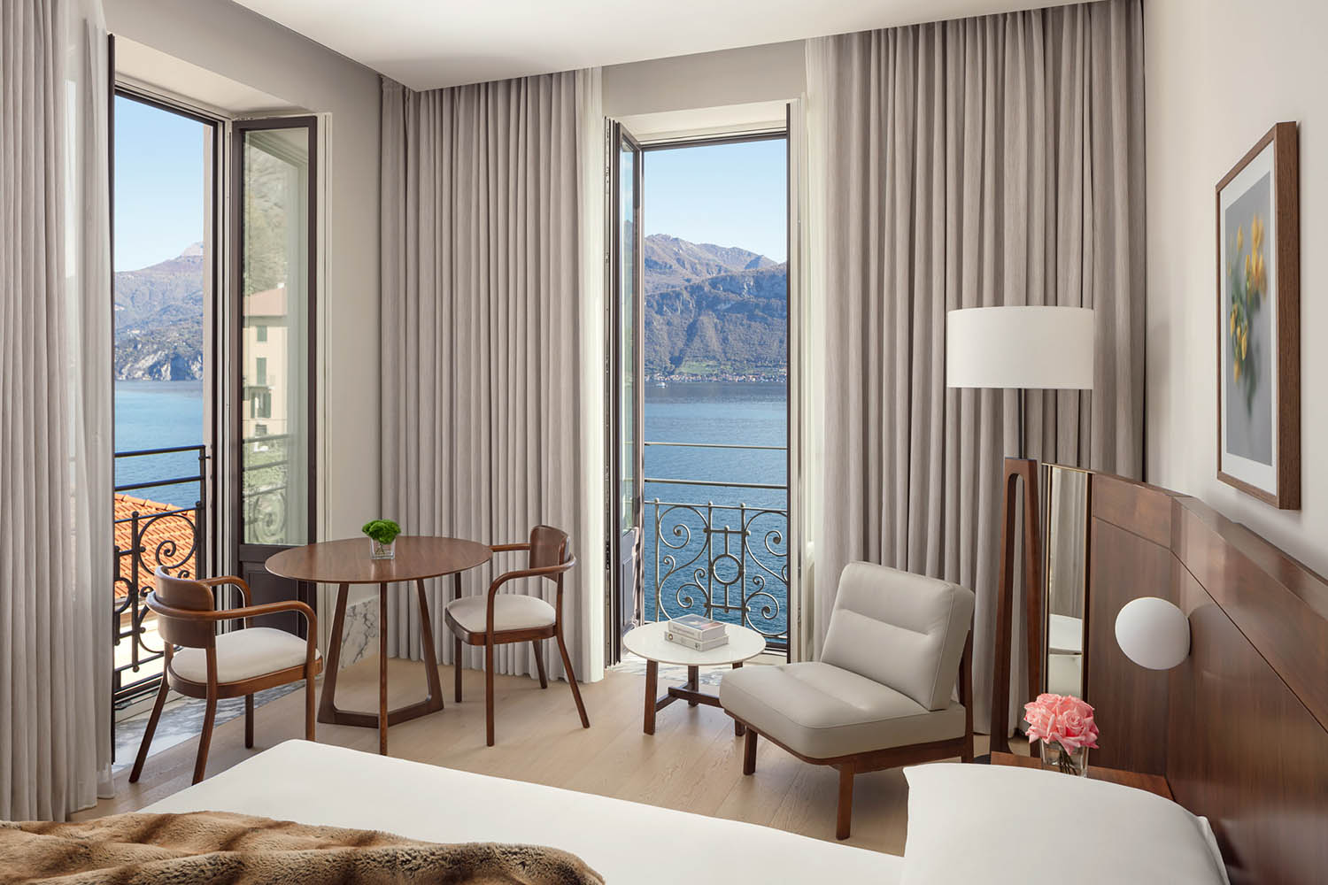 Superior, Lake View, Guest room, 1 King, Lake view LuxuriaVacations