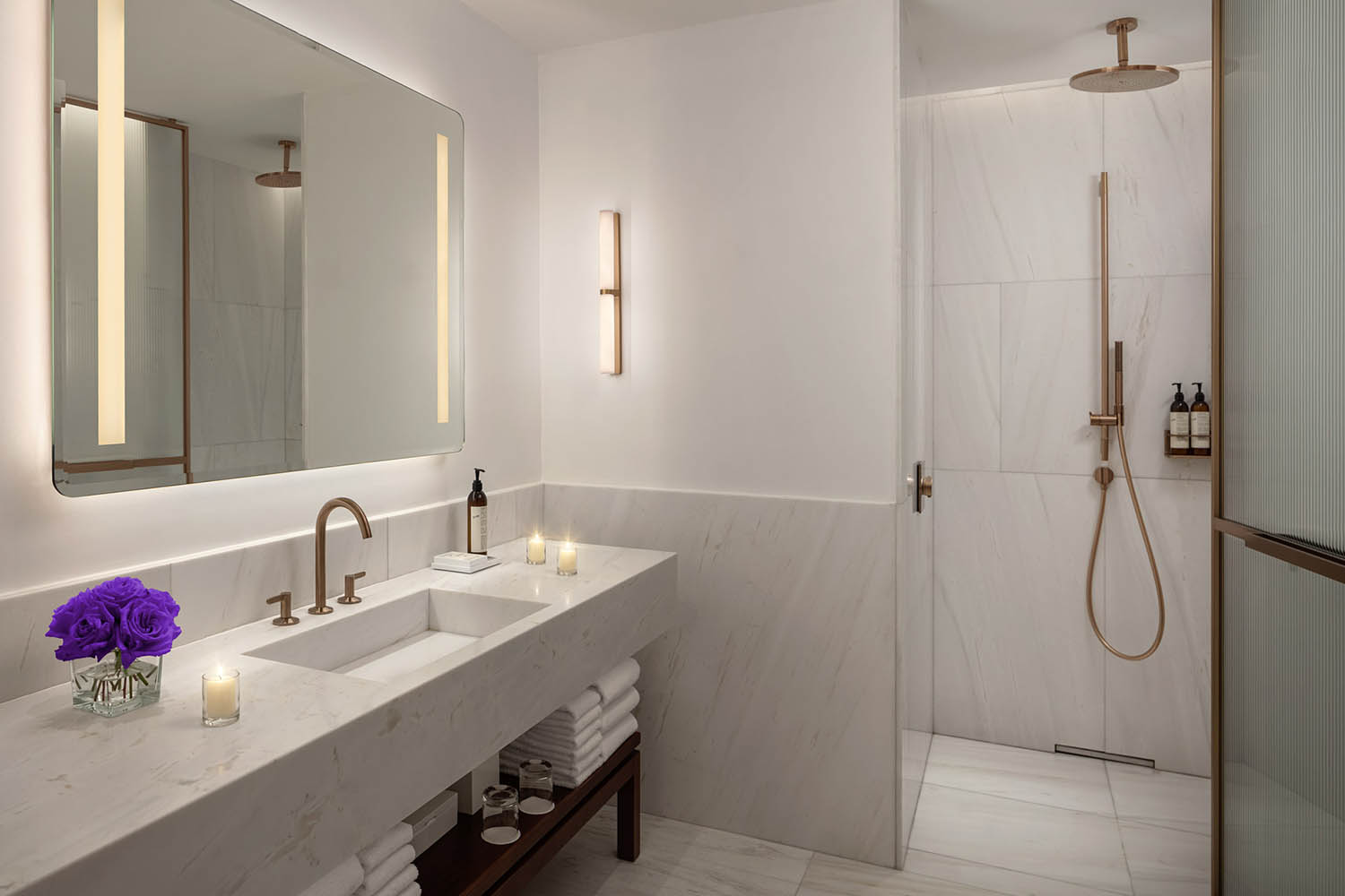 Superior, Lake View, Guest room, 1 King, Lake view LuxuriaVacations