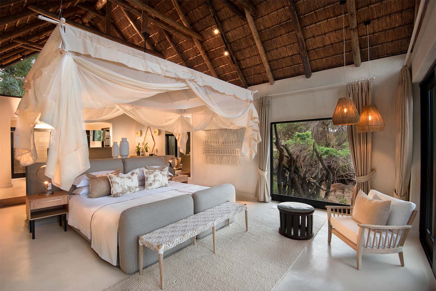 Superior Luxury Suites LuxuriaVacations