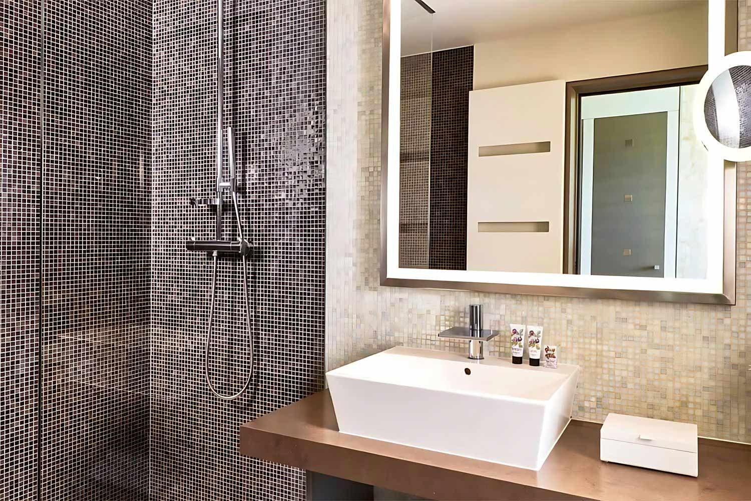 Superior Room LuxuriaVacations