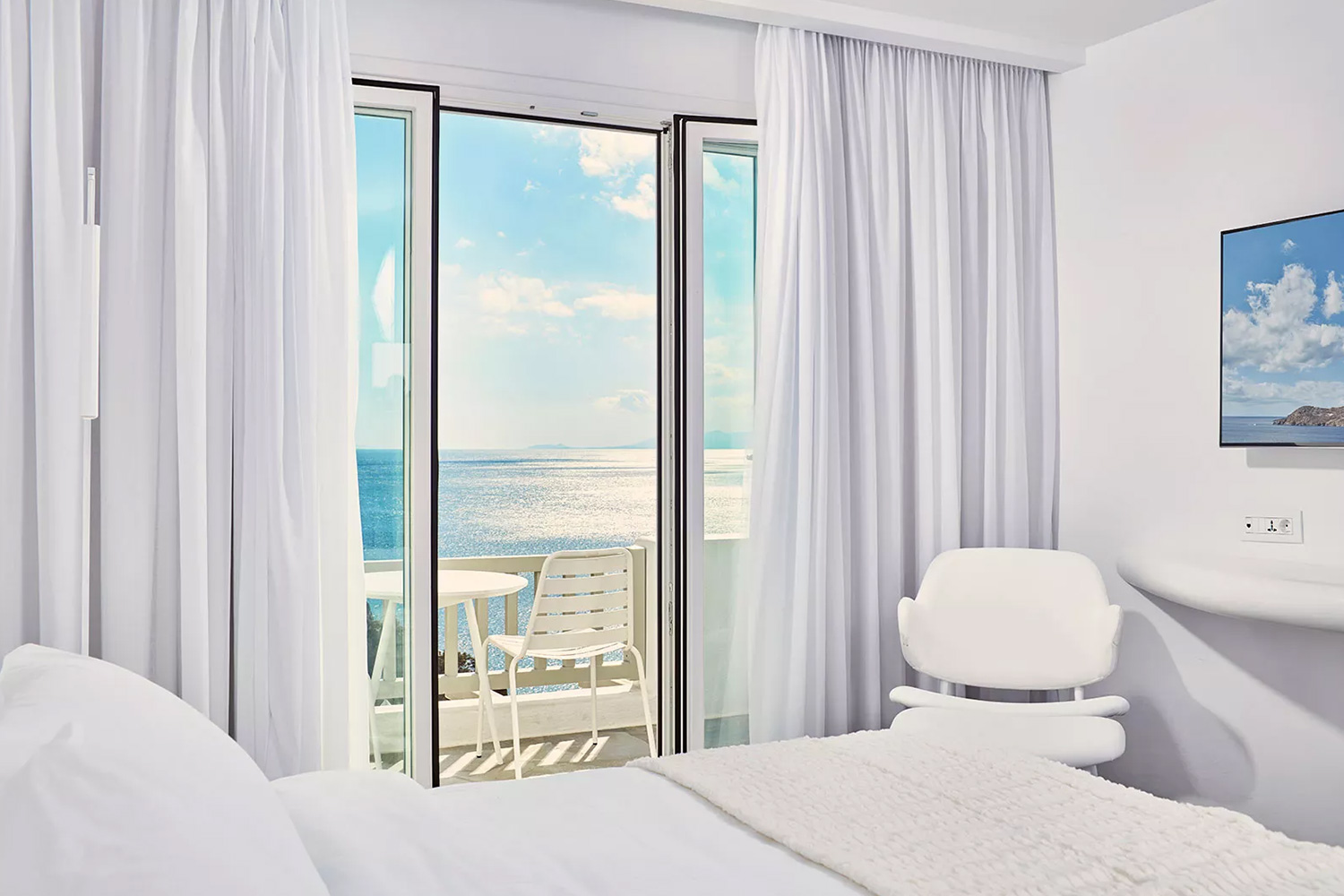 SUPERIOR Room Sea View LuxuriaVacations