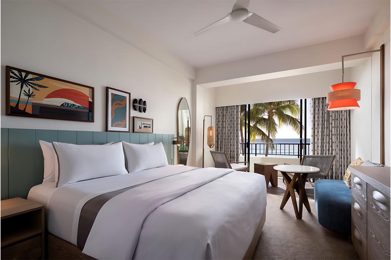 Surfrider Oceanfront 2 Queen LuxuriaVacations