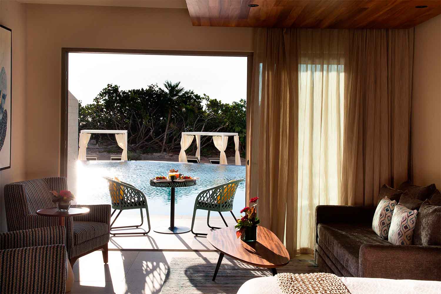 Swim Out King Suite with Bathtub LuxuriaVacations