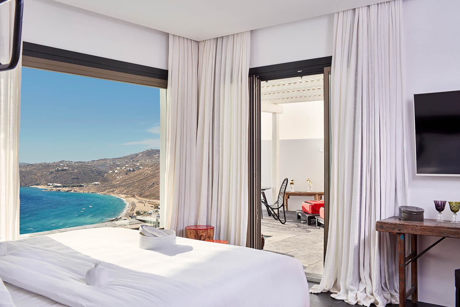 TEMPTATION 2-Bedroom in-house VILLA with Private Pool LuxuriaVacations