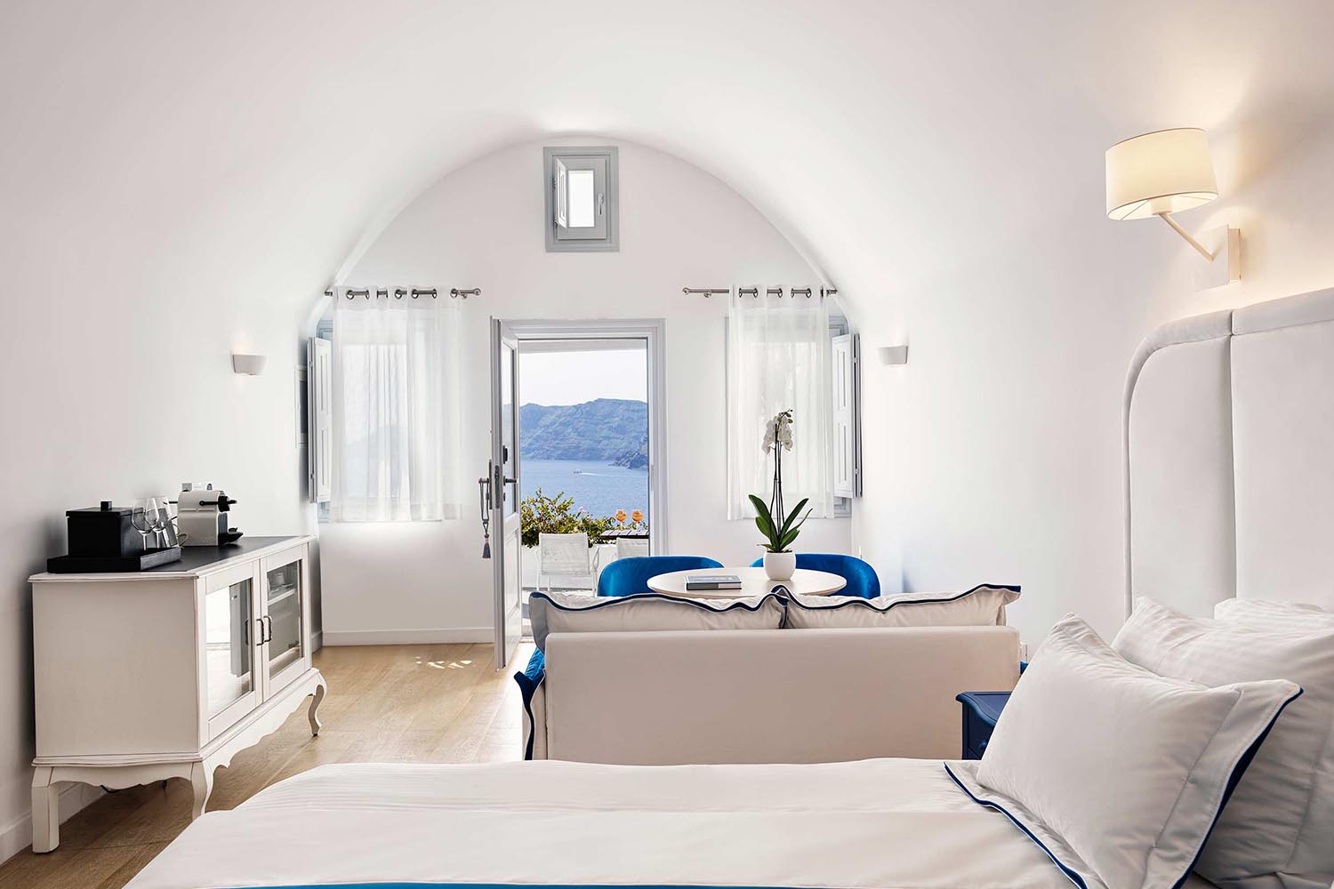 The Caldera Edge Suite – Pelagos House LuxuriaVacations