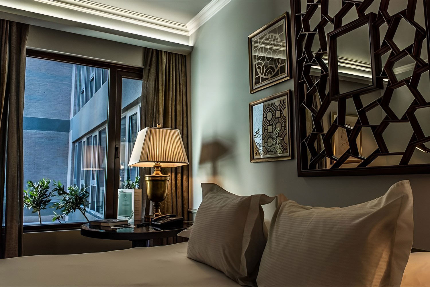 THE LASTARRIA ROOM LuxuriaVacations