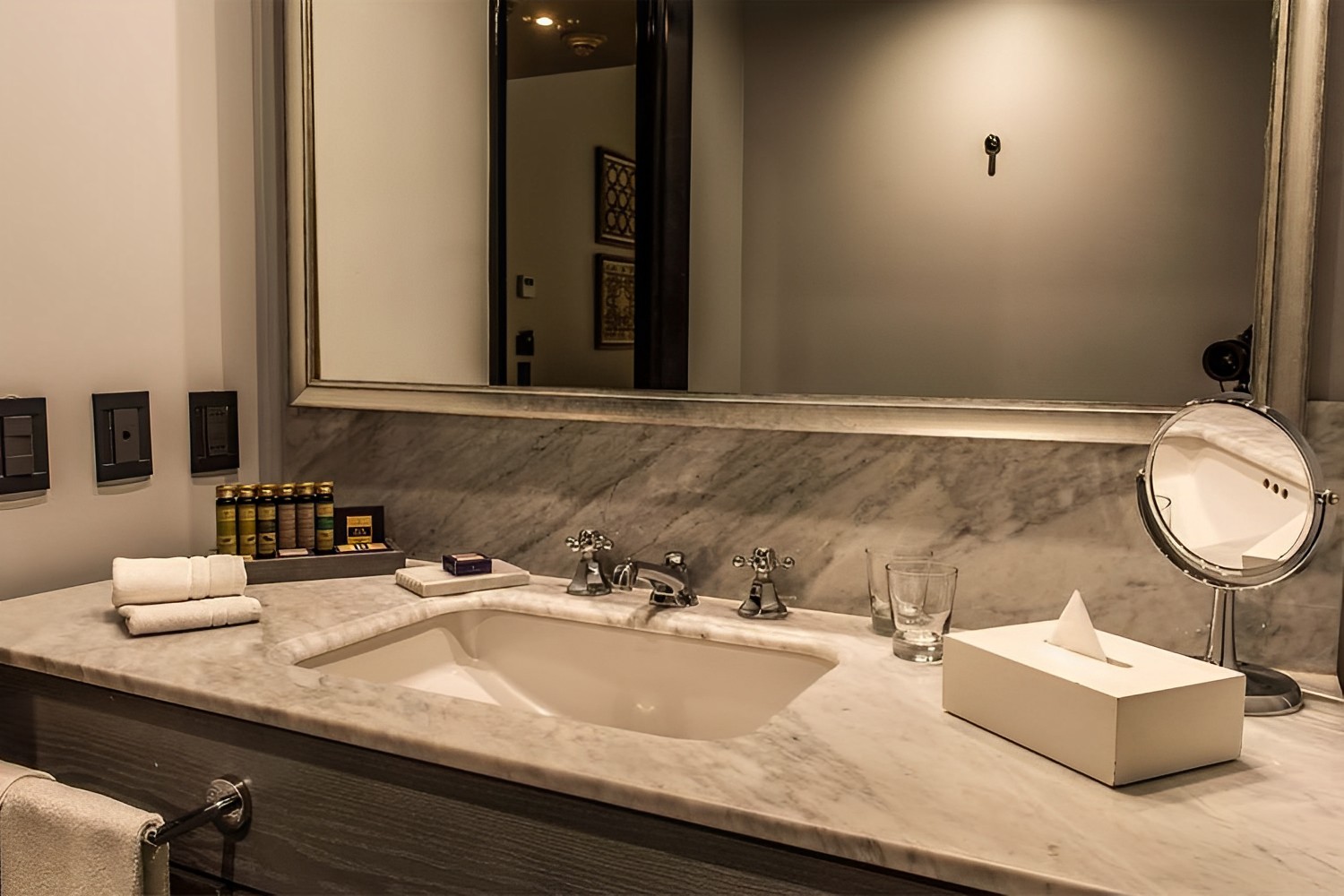 THE LASTARRIA ROOM LuxuriaVacations