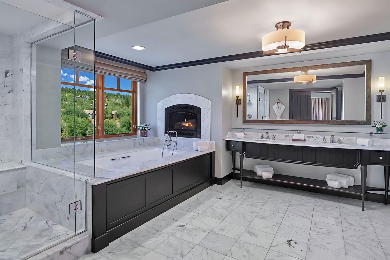 The Ritz-Carlton Suite 1 Bedroom Suite, 1 King, Mountain view, Balcony, Fireplace LuxuriaVacations