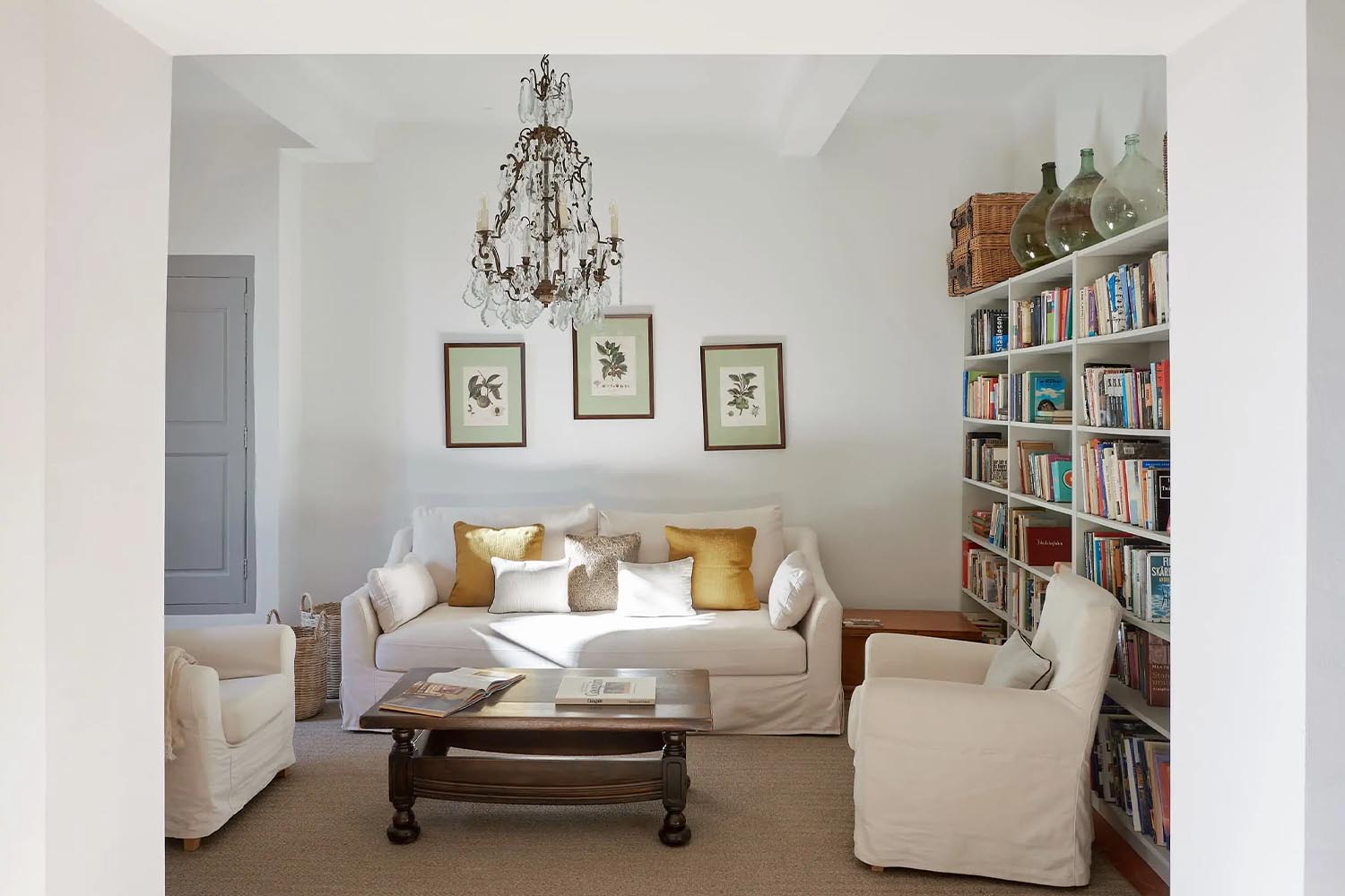 The Village House LuxuriaVacations