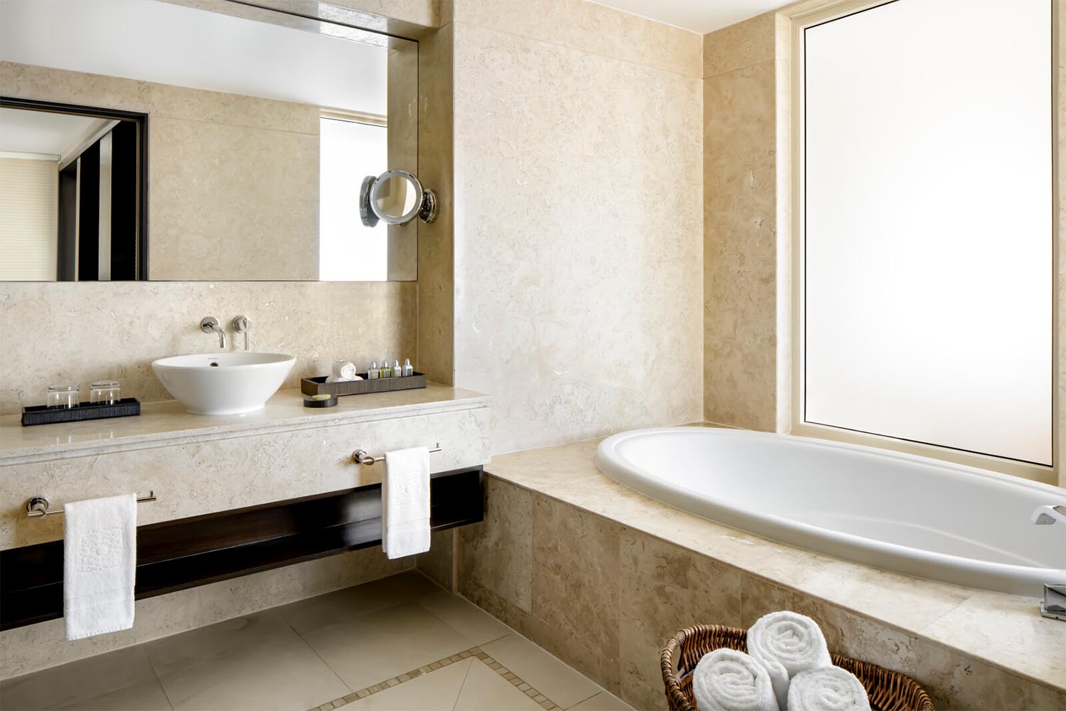 Three Bedroom Family Residence LuxuriaVacations