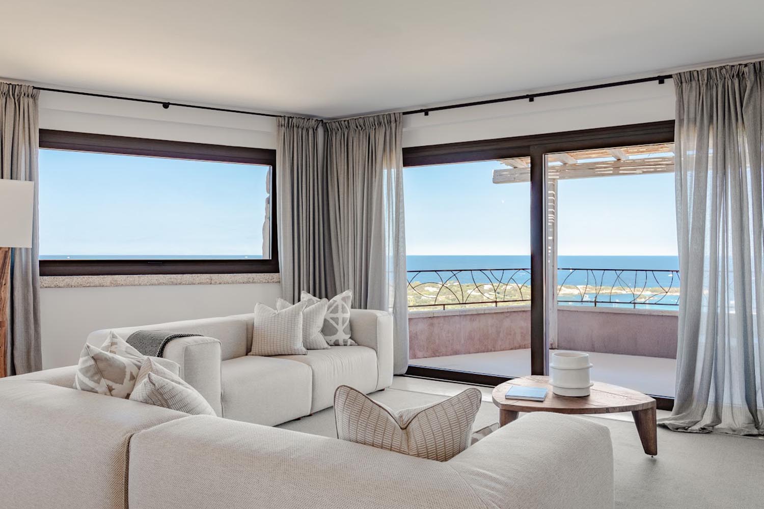 Three Bedroom Residence LuxuriaVacations