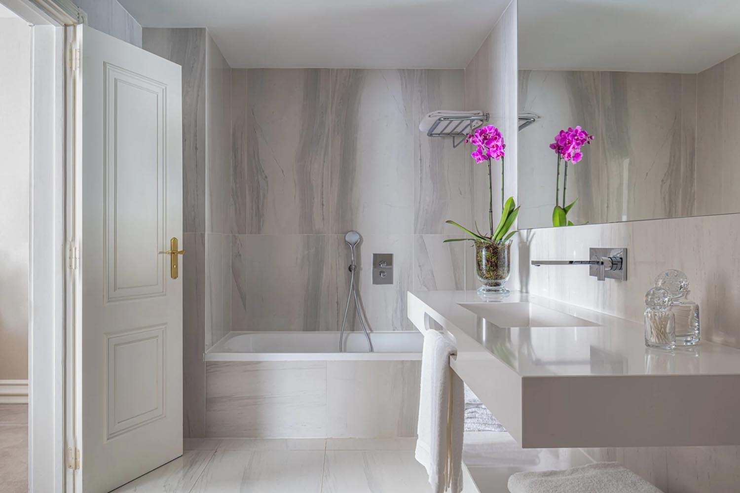Tivoli Suite LuxuriaVacations