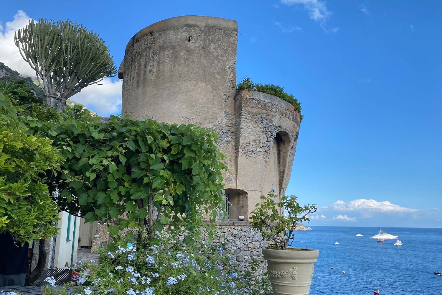 TORRE LuxuriaVacations