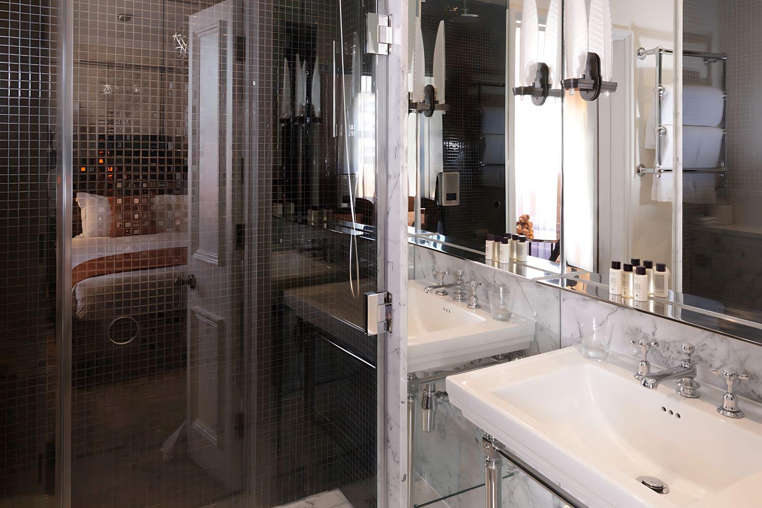 TOWNHOUSE RESIDENCES LuxuriaVacations