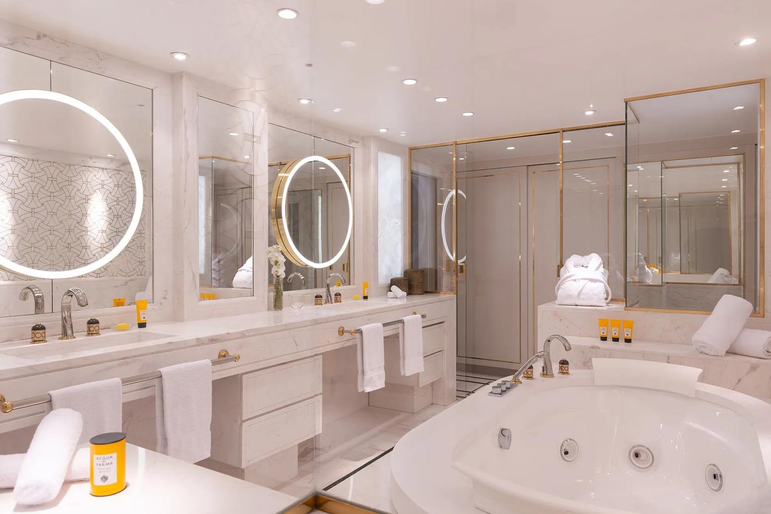 Triomphe Apartment LuxuriaVacations