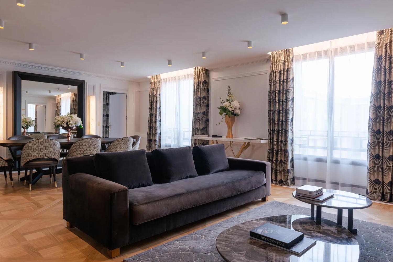 Triomphe Apartment LuxuriaVacations