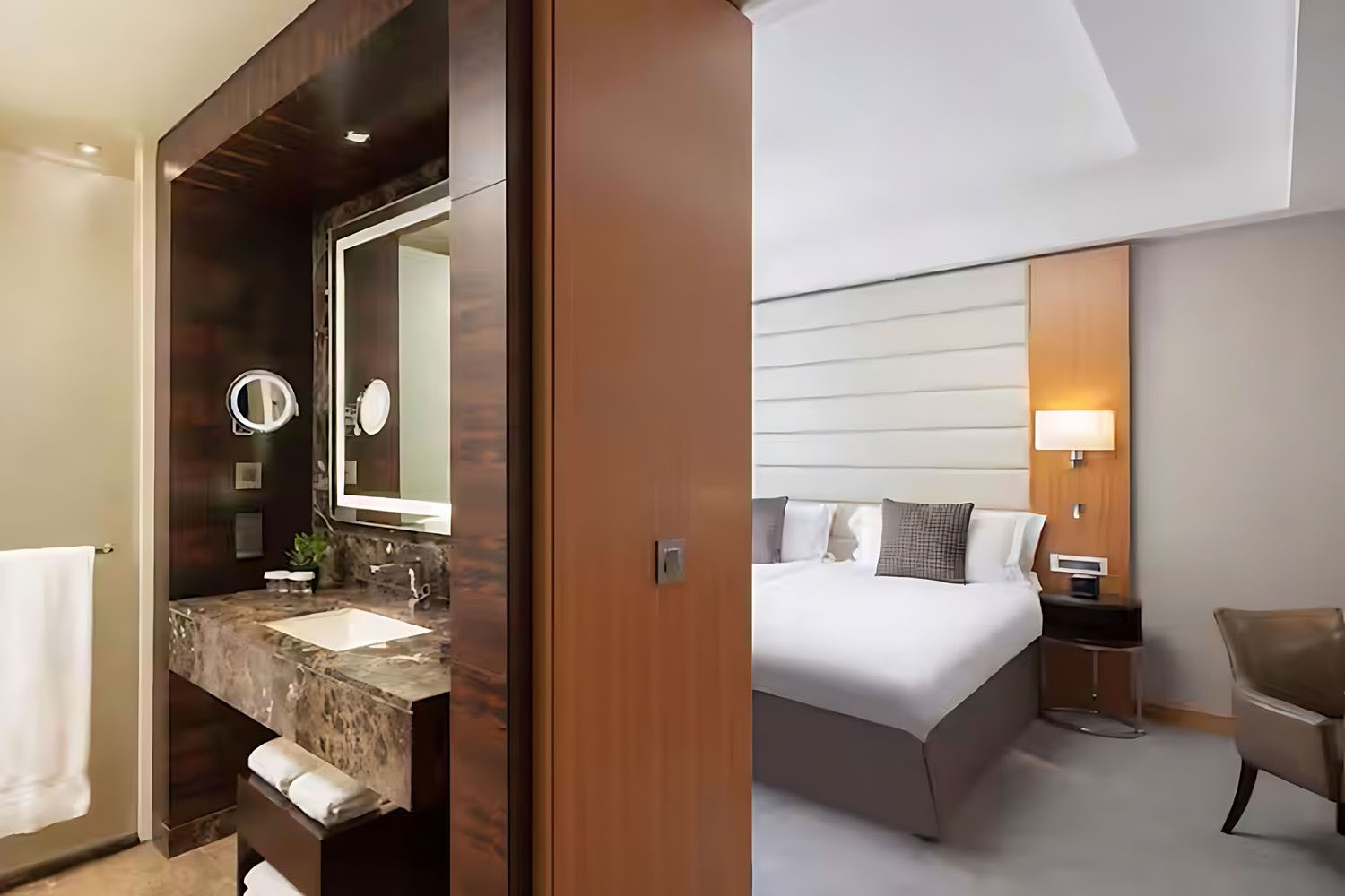 Twin Deluxe Room LuxuriaVacations