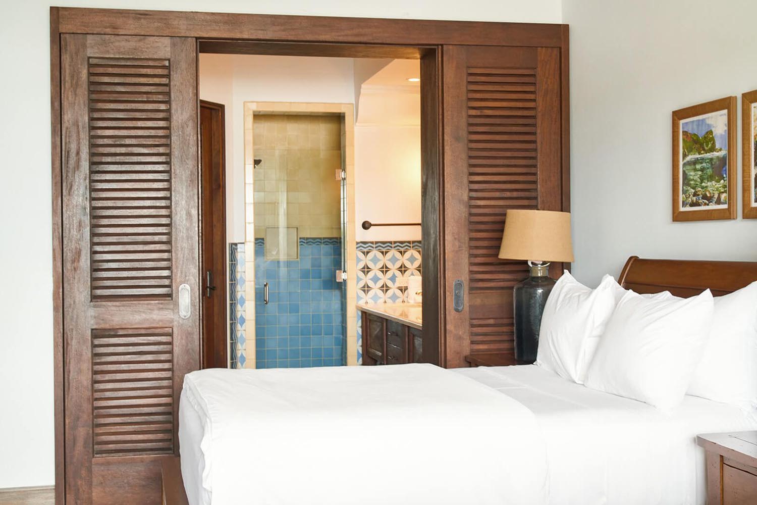 Twin Guestroom LuxuriaVacations