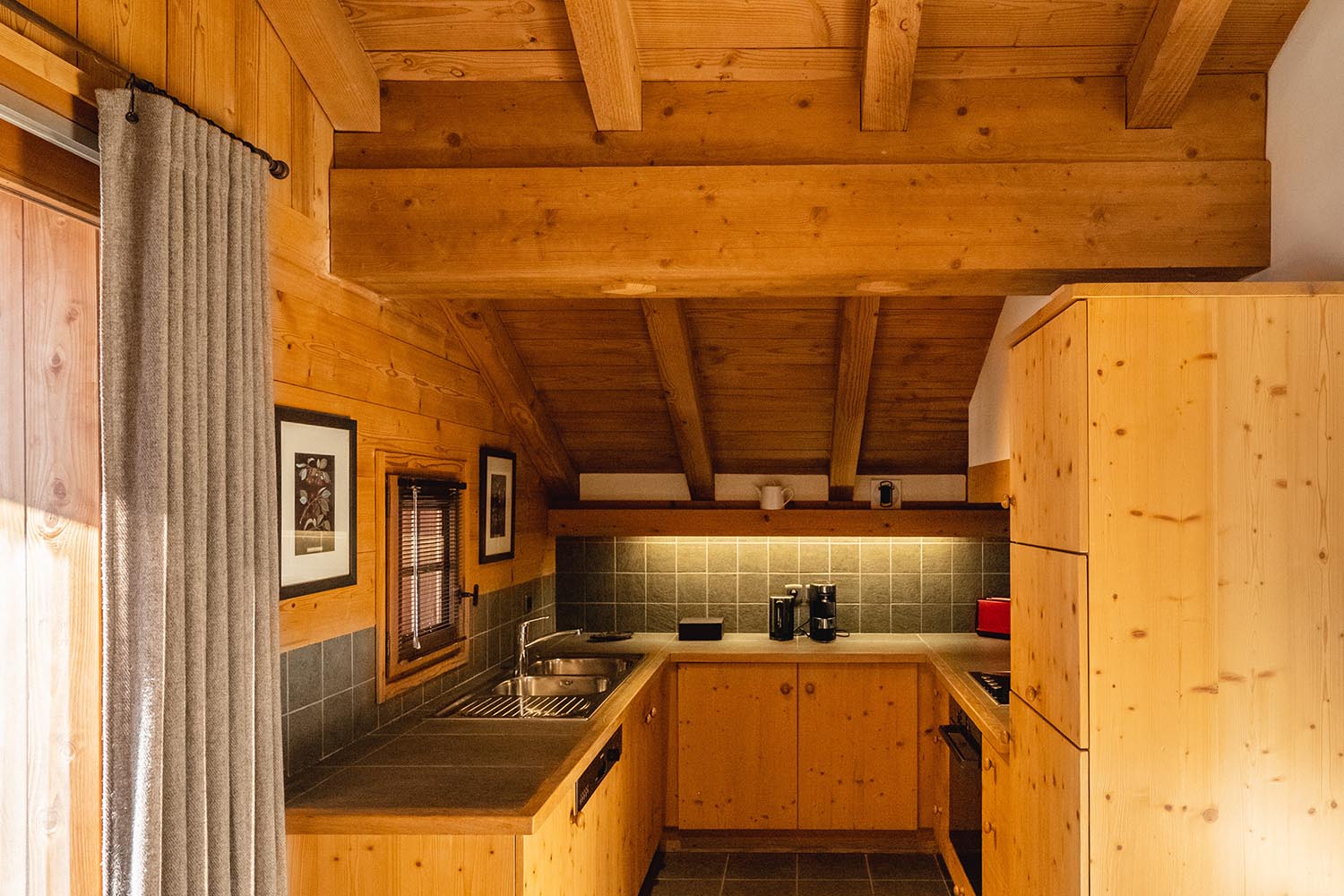 TWO-BEDROOM SUITE LuxuriaVacations