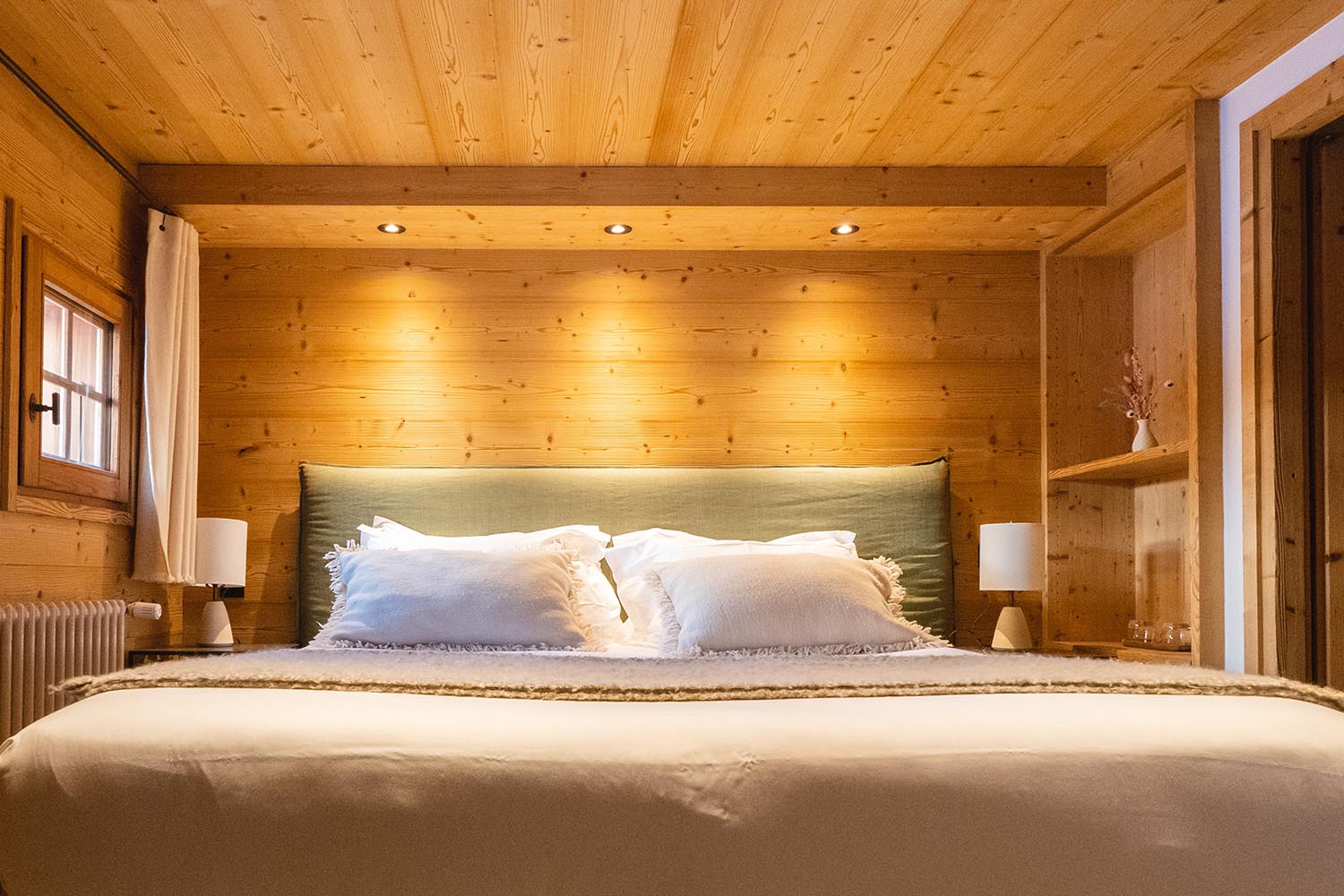 TWO-BEDROOM SUITE PRESTIGE LuxuriaVacations