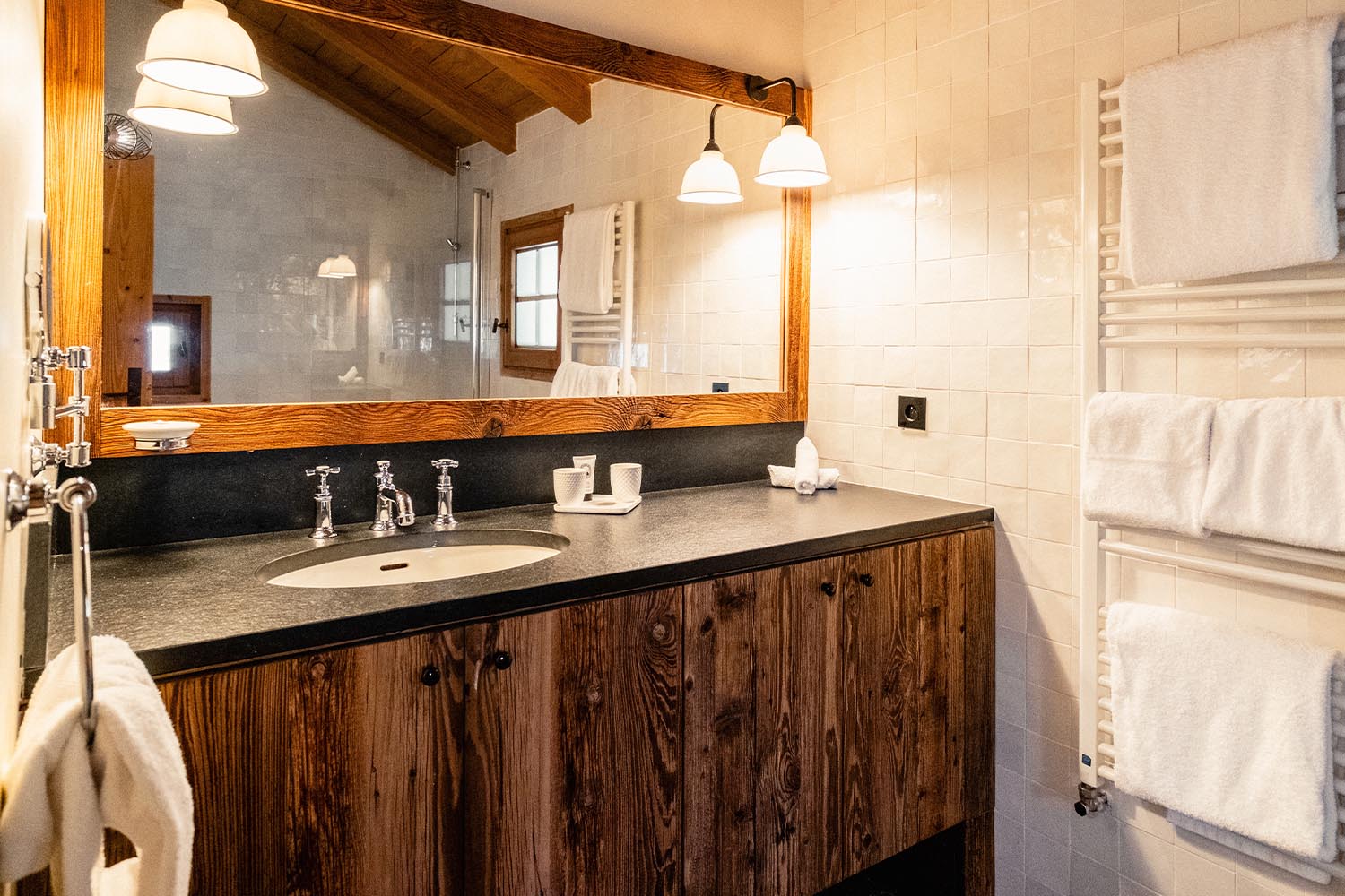 TWO-BEDROOM SUITE PRESTIGE LuxuriaVacations