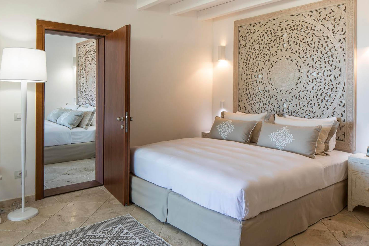 Two bedroom Villa with lateral sea view LuxuriaVacations