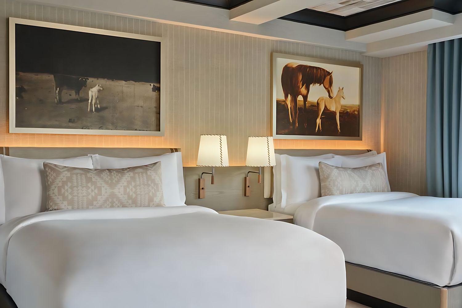 Two Queen Valley View Guest room, 2 Queen LuxuriaVacations