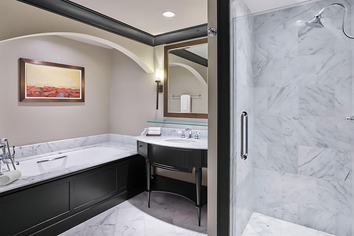 Two Queen Valley View Guest room, 2 Queen LuxuriaVacations